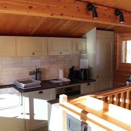 Cosy 4 Bedroom Chalet With Hot Tub Saint-Marcel  Exteriör bild