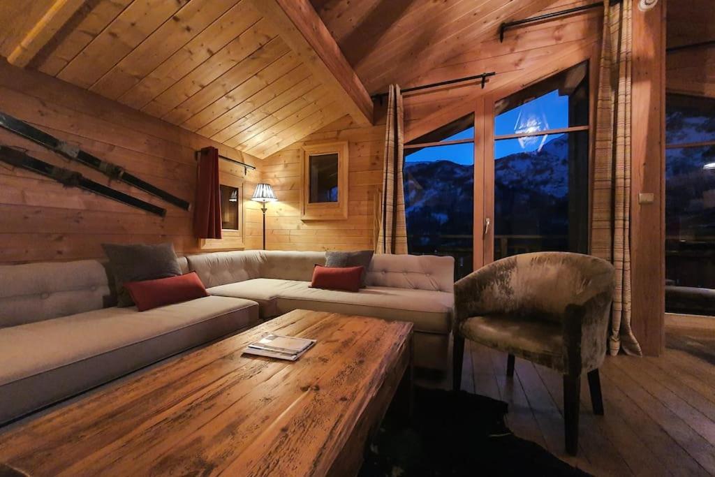 Cosy 4 Bedroom Chalet With Hot Tub Saint-Marcel  Exteriör bild