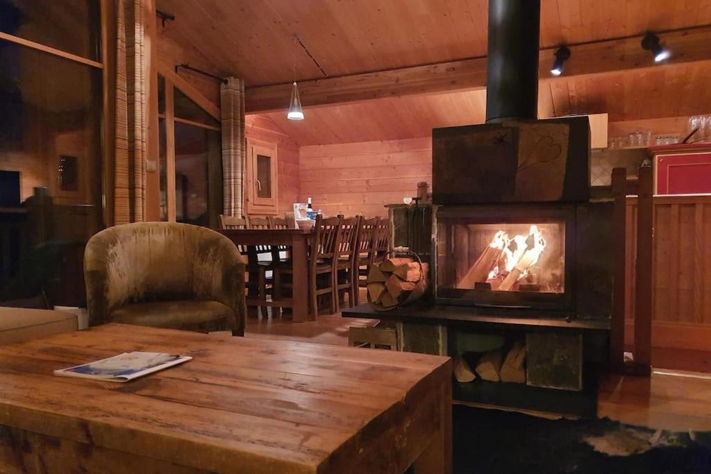 Cosy 4 Bedroom Chalet With Hot Tub Saint-Marcel  Exteriör bild