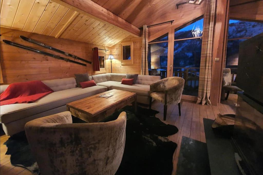 Cosy 4 Bedroom Chalet With Hot Tub Saint-Marcel  Exteriör bild