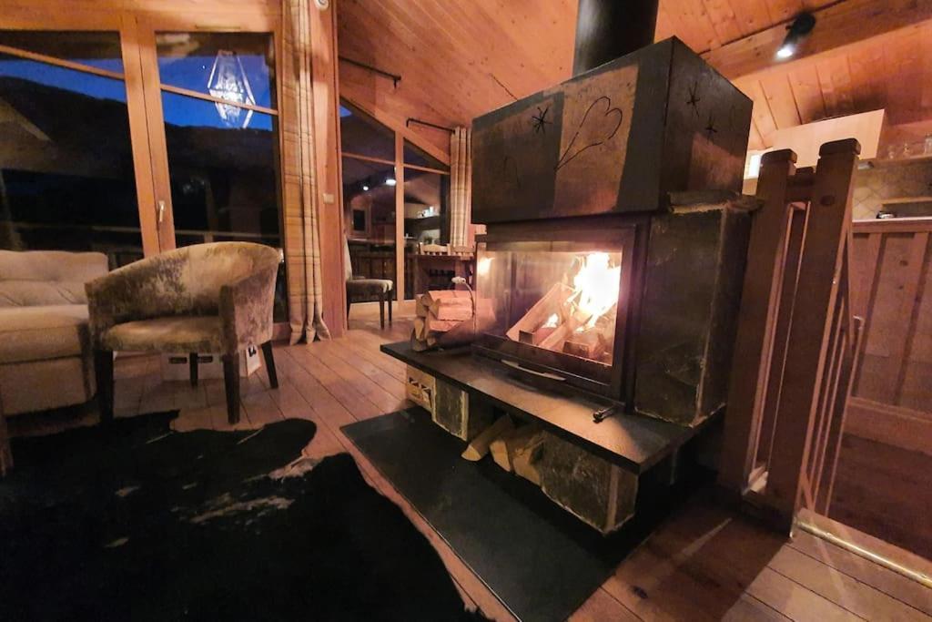 Cosy 4 Bedroom Chalet With Hot Tub Saint-Marcel  Exteriör bild