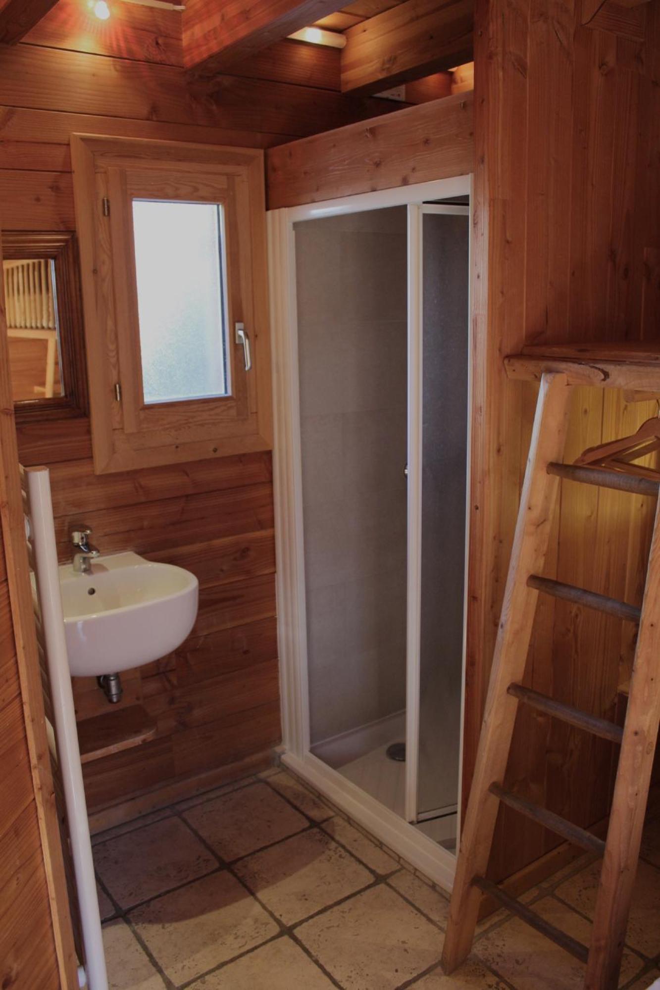 Cosy 4 Bedroom Chalet With Hot Tub Saint-Marcel  Exteriör bild