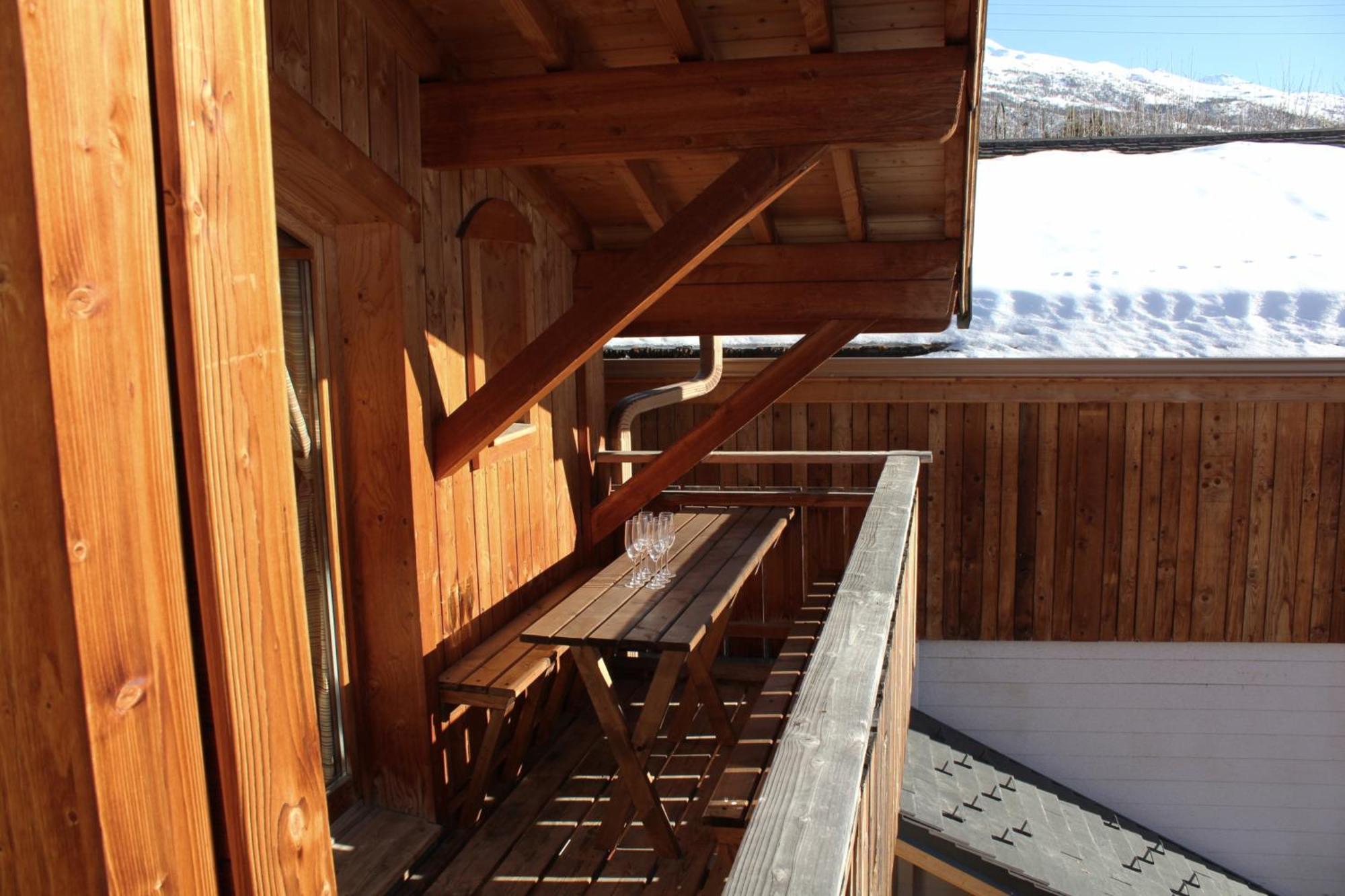 Cosy 4 Bedroom Chalet With Hot Tub Saint-Marcel  Exteriör bild