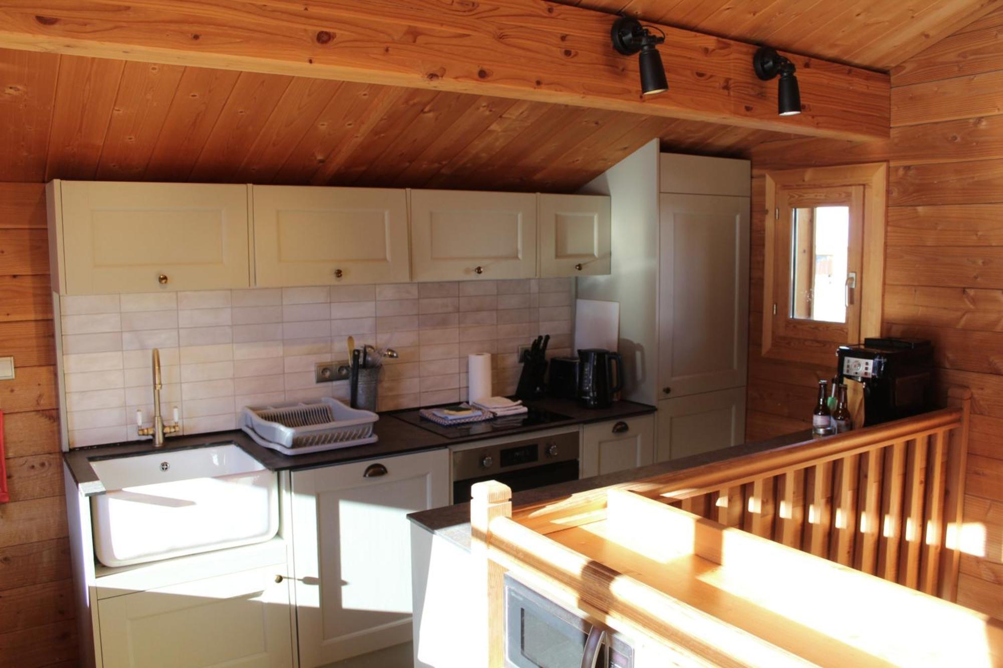 Cosy 4 Bedroom Chalet With Hot Tub Saint-Marcel  Exteriör bild