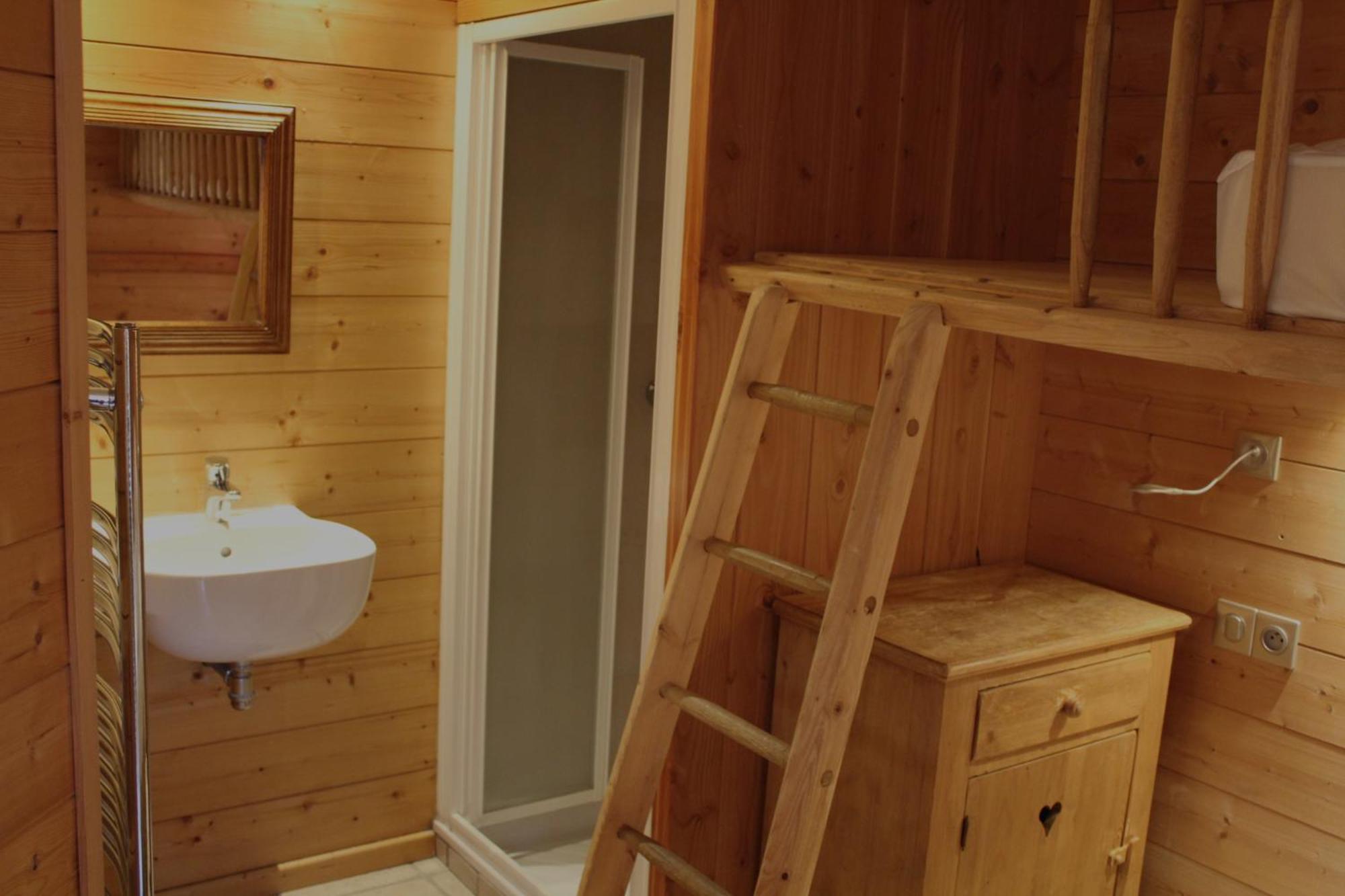 Cosy 4 Bedroom Chalet With Hot Tub Saint-Marcel  Exteriör bild